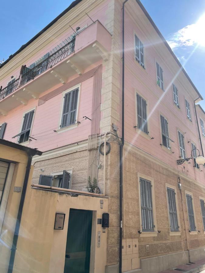 Appartamento Stella Marina In Pieno Centro Di Pietra Ligure Sulla Passeggiata E A Un Passo Dal Mare Zewnętrze zdjęcie